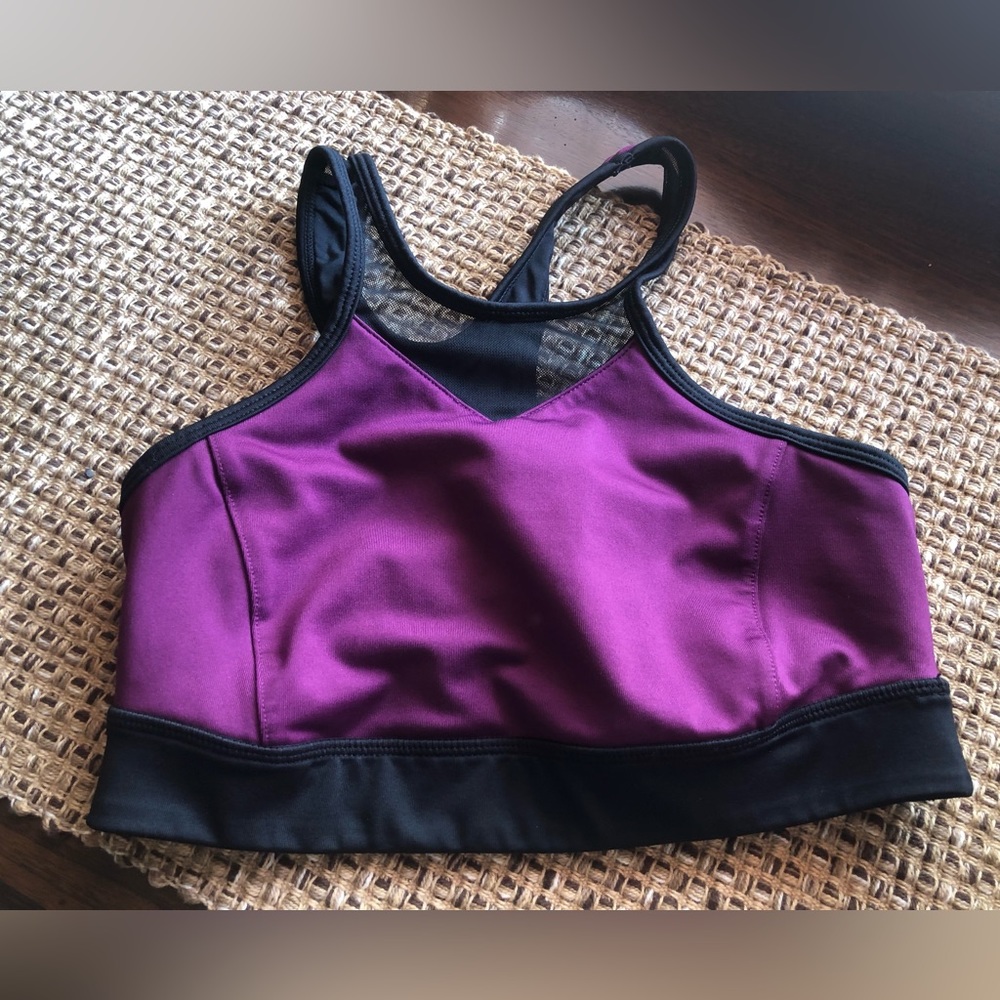 BYZELLA  Sports Bra Size Small